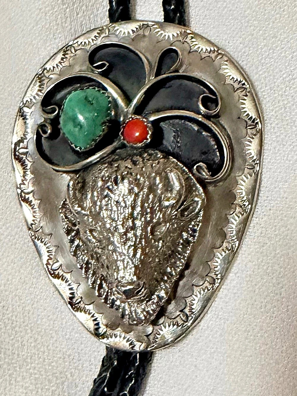 Vintage Buffalo Head Bolo Tie - 2 1/2”x 1 7/8”